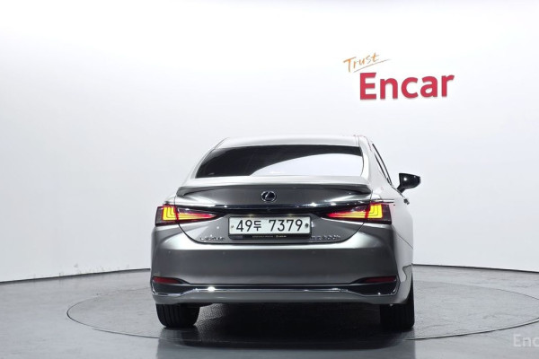 2018 Lexus ES с пробегом 117 235 км