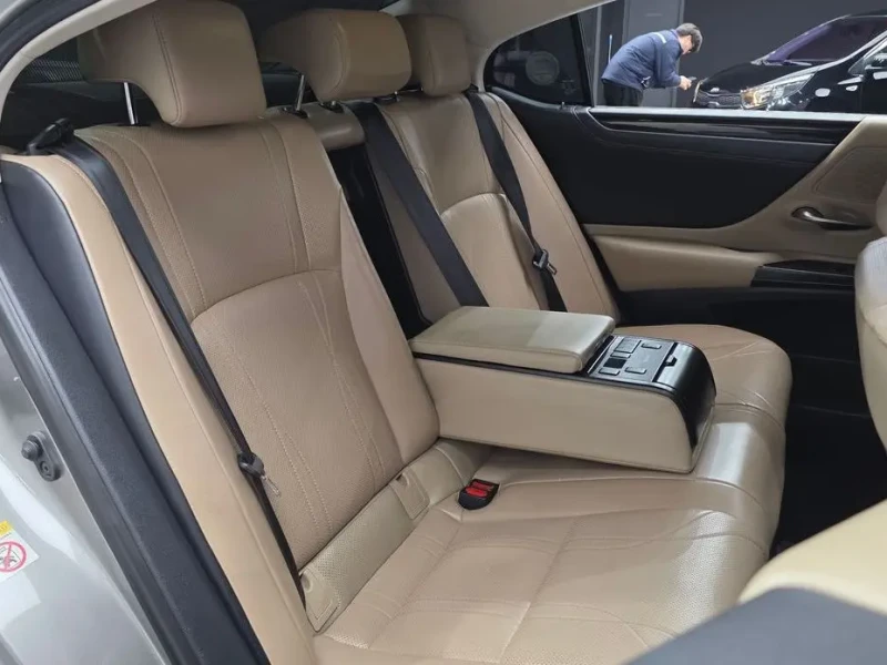 2018 Lexus ES с пробегом 117 235 км