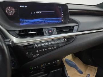 2018 Lexus ES с пробегом 117 235 км