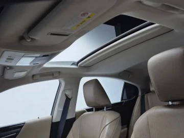 2018 Lexus ES с пробегом 117 235 км