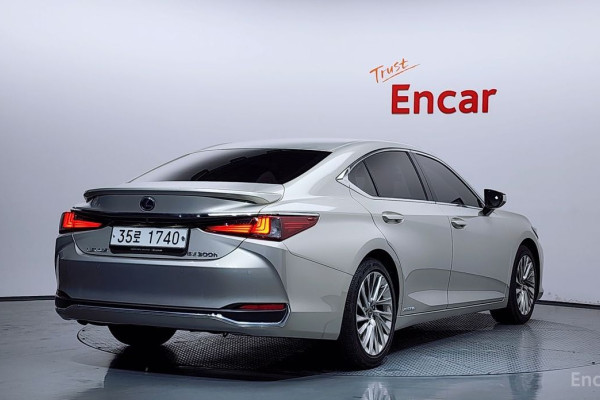 2019 Lexus ES с пробегом 37 966 км