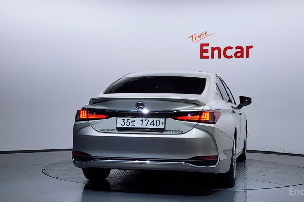 2019 Lexus ES с пробегом 37 966 км