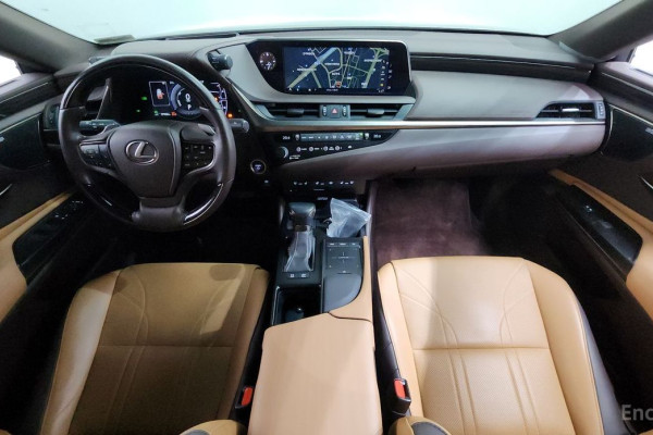 2019 Lexus ES с пробегом 37 966 км