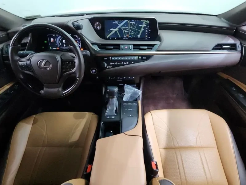 2019 Lexus ES с пробегом 37 966 км
