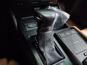 2019 Lexus ES с пробегом 37 966 км