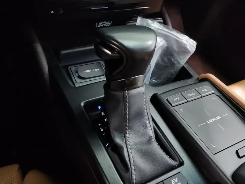 2019 Lexus ES с пробегом 37 966 км
