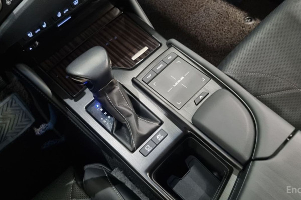 2021 Lexus ES с пробегом 63 604 км