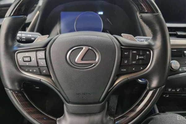 2021 Lexus ES с пробегом 63 604 км
