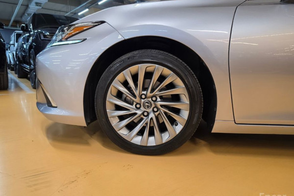 2021 Lexus ES с пробегом 69 445 км