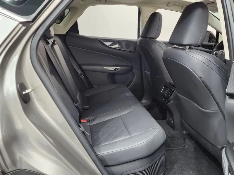 2023 Lexus NX с пробегом 65 978 км