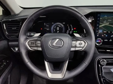 2023 Lexus NX с пробегом 65 978 км