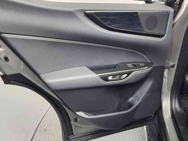 2023 Lexus NX с пробегом 65 978 км