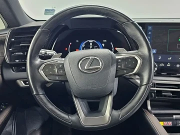 2023 Lexus RX с пробегом 63 223 км