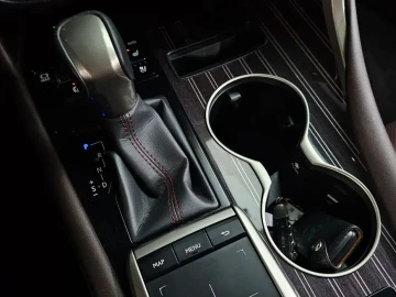 2022 Lexus RX с пробегом 97 433 км