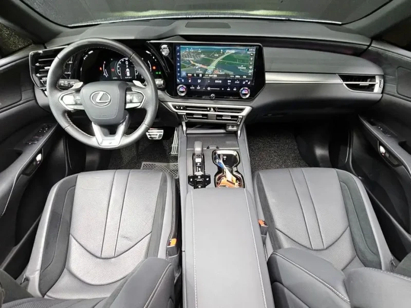 2023 Lexus RX с пробегом 24 789 км