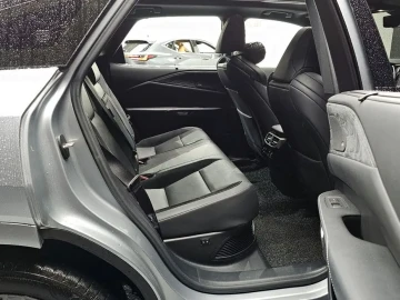 2023 Lexus RX с пробегом 24 789 км