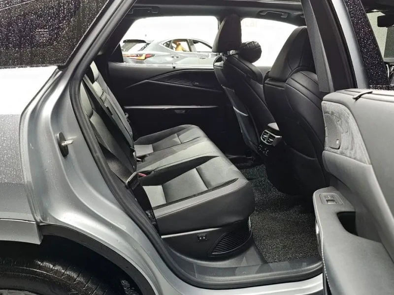 2023 Lexus RX с пробегом 24 789 км