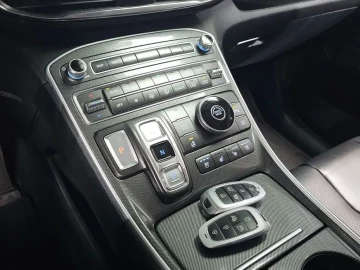 2023 Hyundai Santa Fe с пробегом 27 519 км