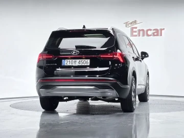 2022 Hyundai Santa Fe с пробегом 50 001 км