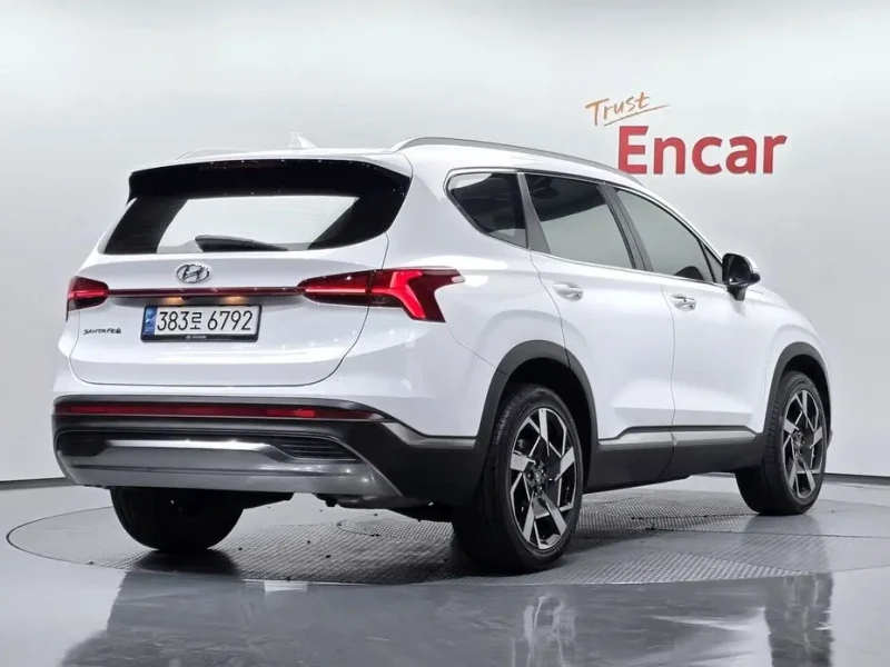 2023 Hyundai Santa Fe с пробегом 30 557 км