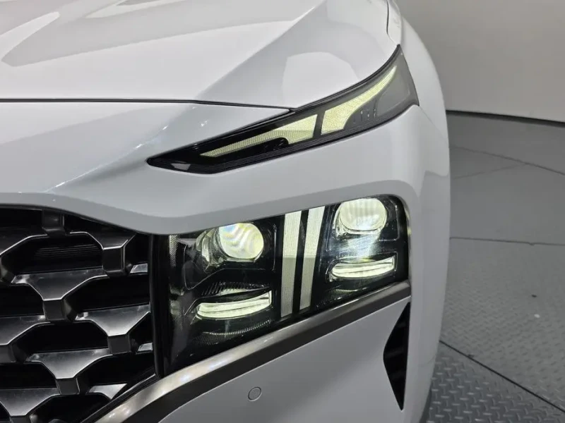 2023 Hyundai Santa Fe с пробегом 30 557 км