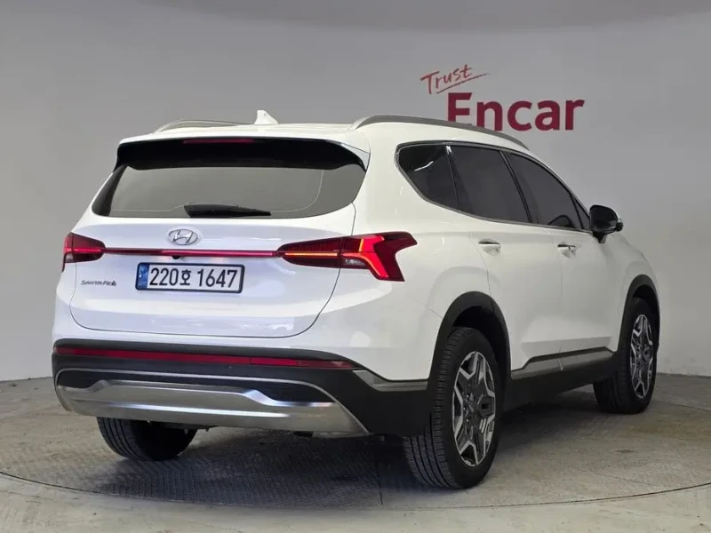 2023 Hyundai Santa Fe с пробегом 35 957 км