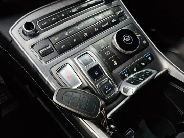 2023 Hyundai Santa Fe с пробегом 67 804 км