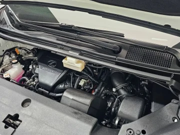 2025 Lexus LM с пробегом 18 252 км