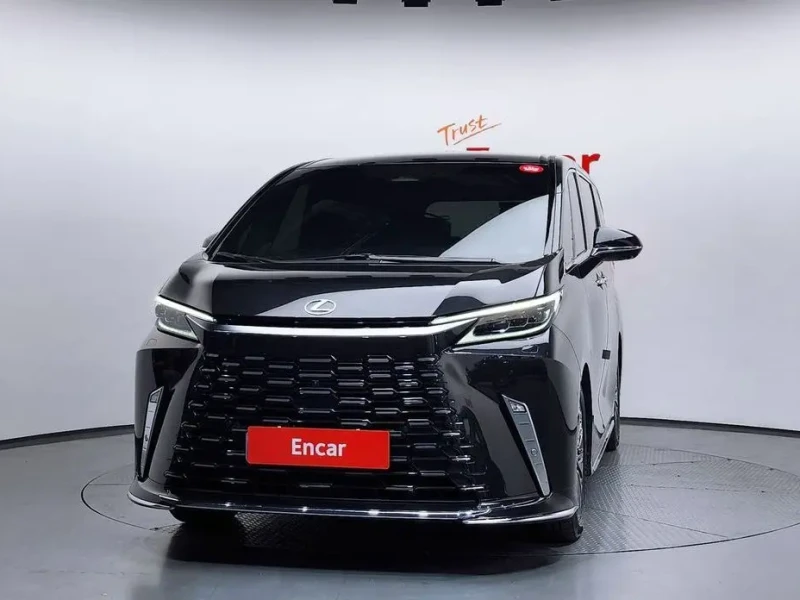 2025 Lexus LM с пробегом 47 627 км