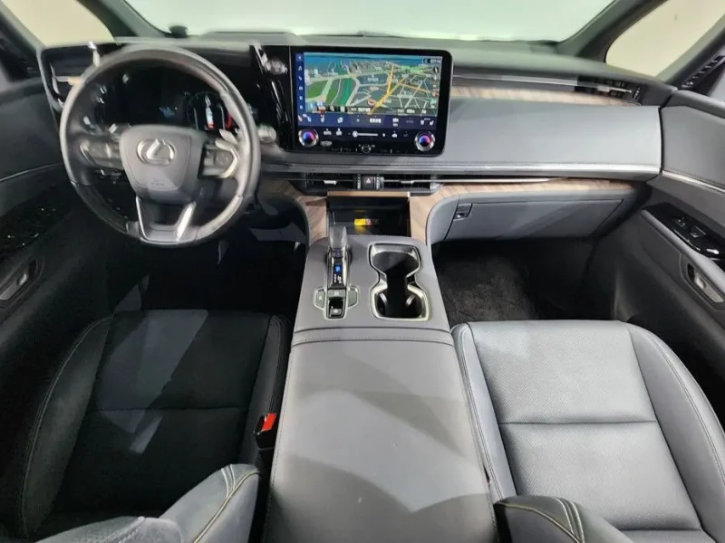 2025 Lexus LM с пробегом 47 627 км