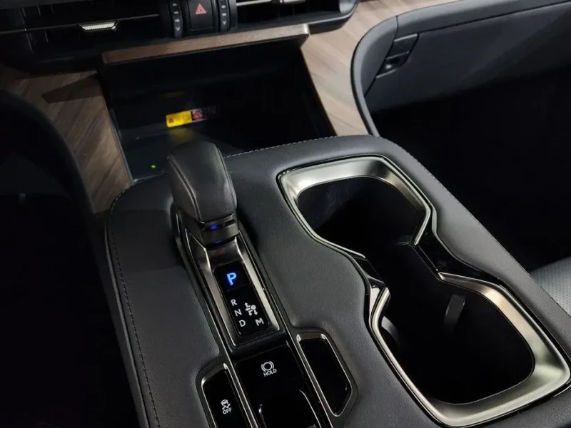 2025 Lexus LM с пробегом 47 627 км