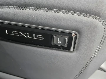 2025 Lexus LM с пробегом 47 627 км