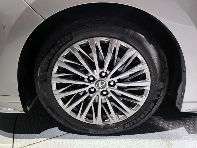 2024 Lexus LM с пробегом 34 598 км
