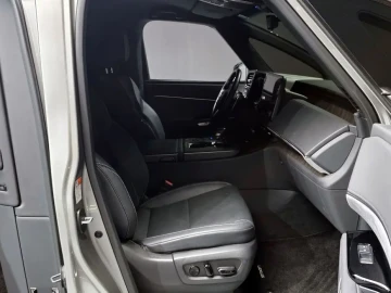 2024 Lexus LM с пробегом 34 598 км
