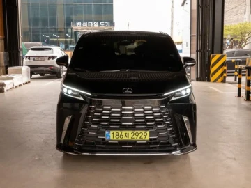 2024 Lexus LM с пробегом 39 000 км