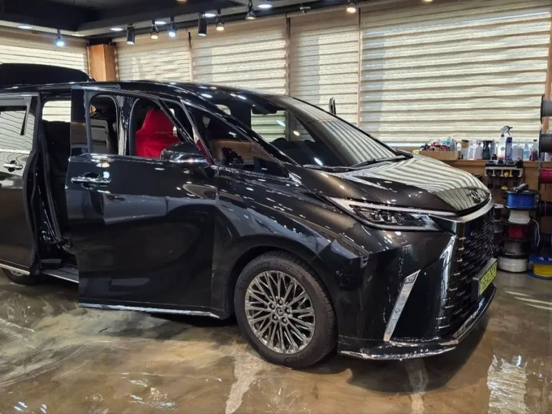 2024 Lexus LM с пробегом 39 000 км