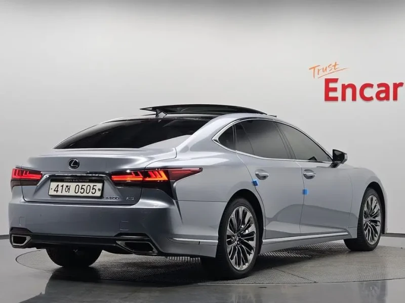 2023 Lexus LS с пробегом 29 435 км