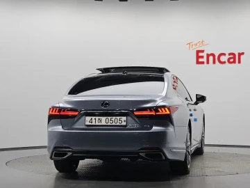 2023 Lexus LS с пробегом 29 435 км