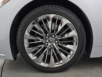 2023 Lexus LS с пробегом 29 435 км