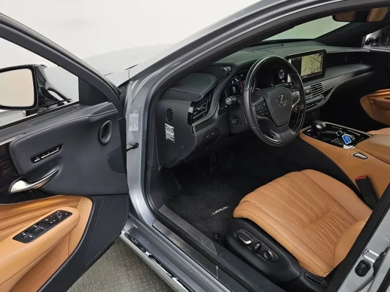 2023 Lexus LS с пробегом 29 435 км