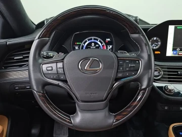 2023 Lexus LS с пробегом 29 435 км