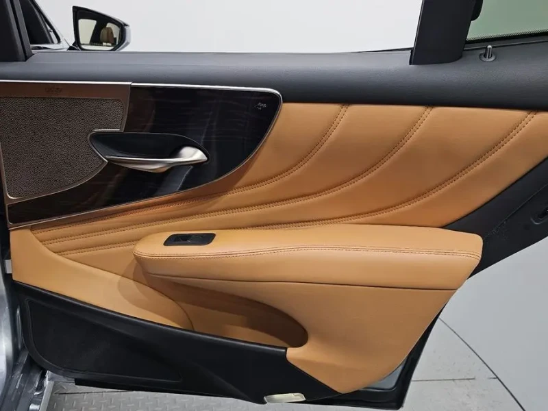 2023 Lexus LS с пробегом 29 435 км