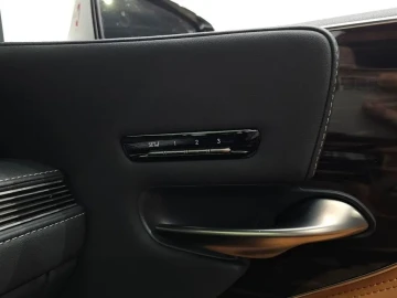 2023 Lexus LS с пробегом 29 435 км