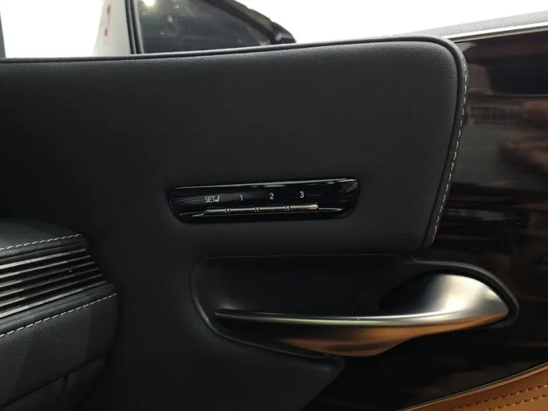 2023 Lexus LS с пробегом 29 435 км