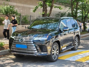 2025 Lexus LX с пробегом 13 км
