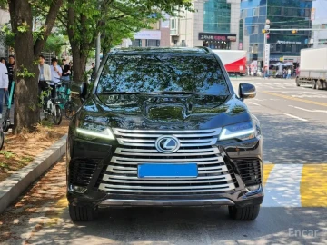 2025 Lexus LX с пробегом 13 км