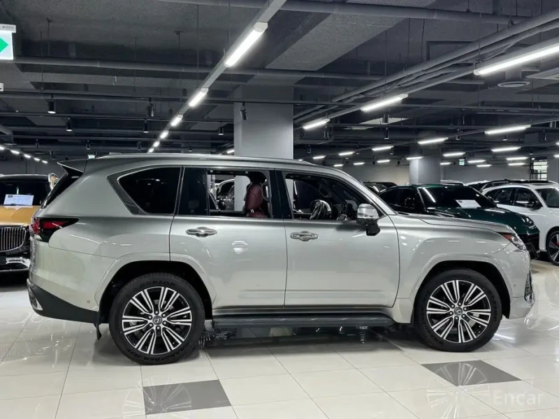 2025 Lexus LX с пробегом 5 800 км