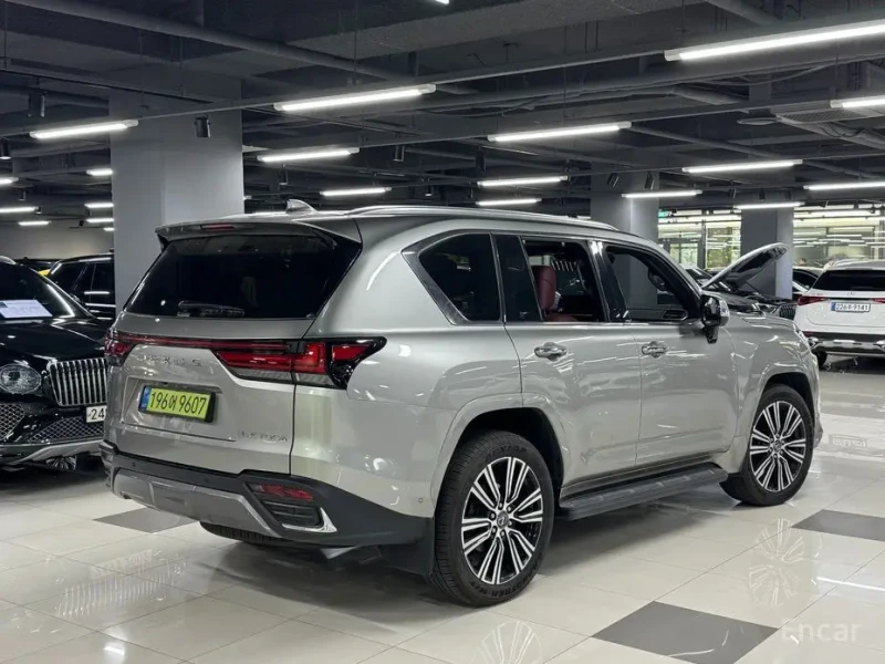 2025 Lexus LX с пробегом 5 800 км