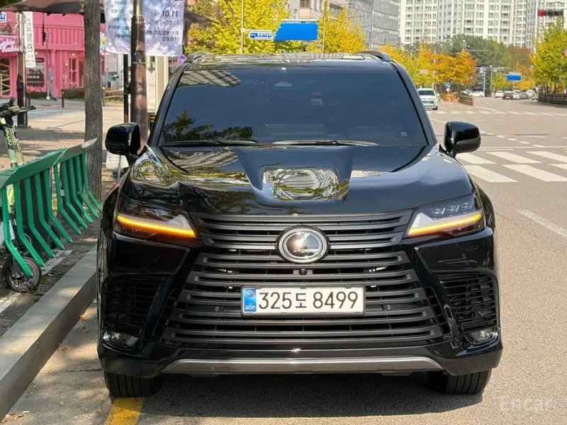 2025 Lexus LX с пробегом 10 км