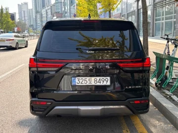 2025 Lexus LX с пробегом 10 км